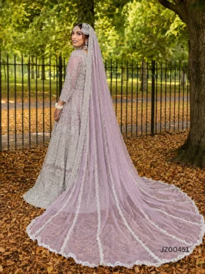 Lilac Bridal Veil — close-up view | Jabeenz UK
