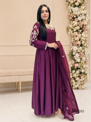Plum Royale Maxi — detail view | Jabeenz UK